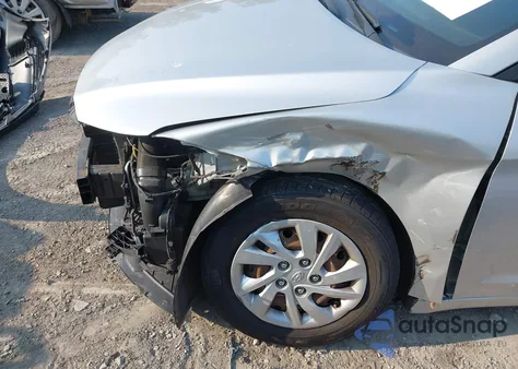 2018 Hyundai Elantra Se из США, поврежденный, VIN 5NPD74LFXJH369666